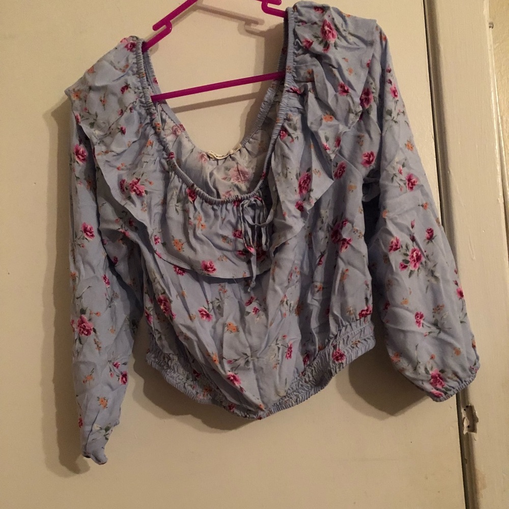 A Live To Be Spoiled, size XL, crop top, long sleeve, floral print shirt.